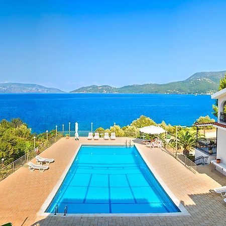 Green Bay Hotel Сами Экстерьер фото