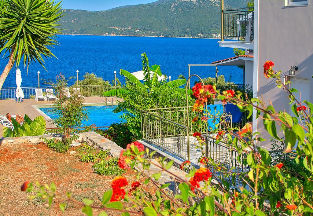 Green Bay Hotel Сами Экстерьер фото