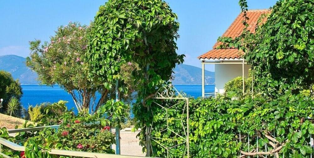 Green Bay Hotel Сами Экстерьер фото