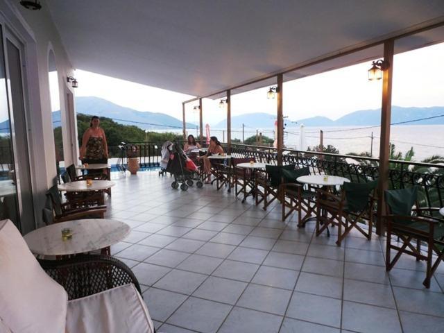Green Bay Hotel Сами Экстерьер фото