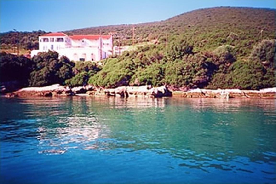 Green Bay Hotel Сами Экстерьер фото