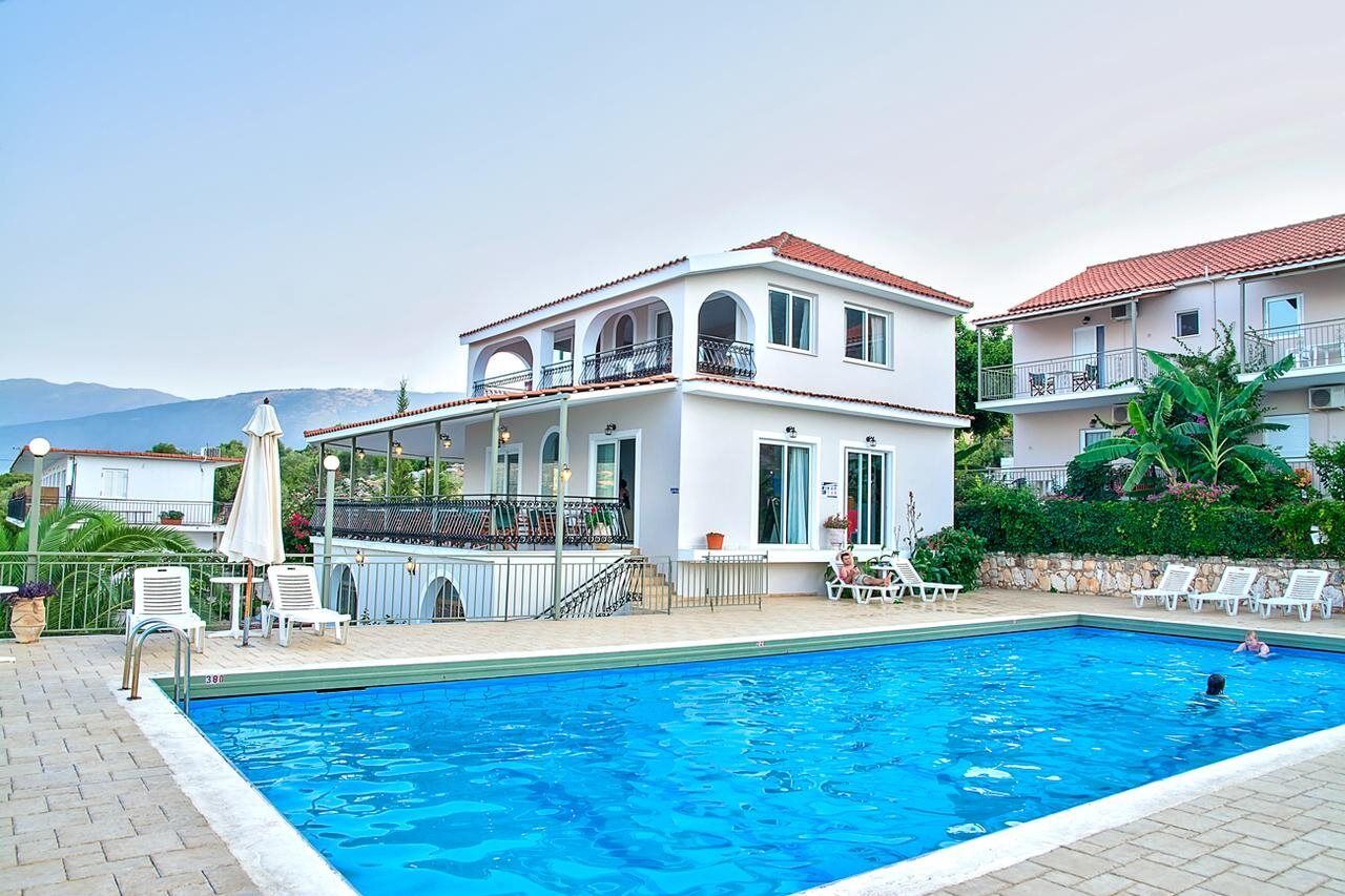 Green Bay Hotel Сами Экстерьер фото