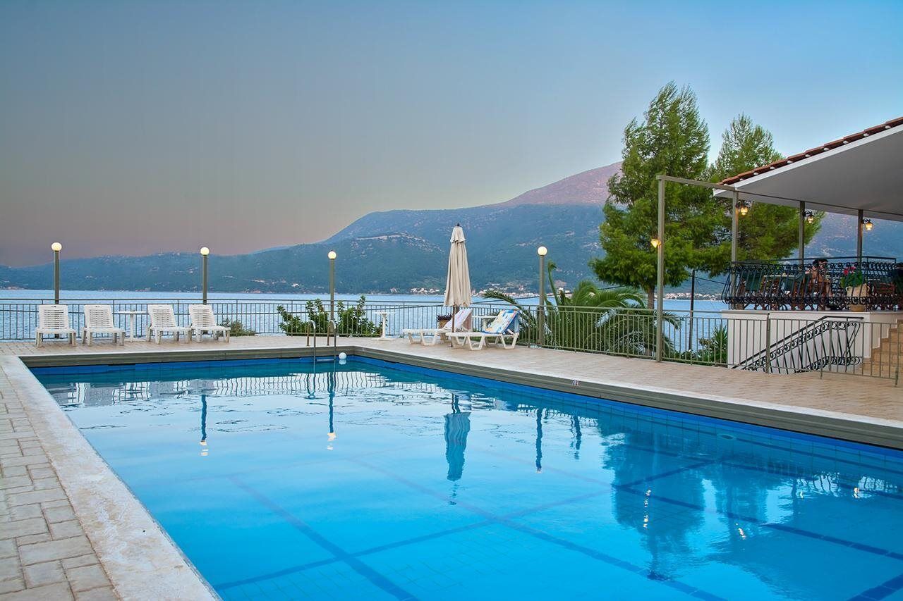 Green Bay Hotel Сами Экстерьер фото