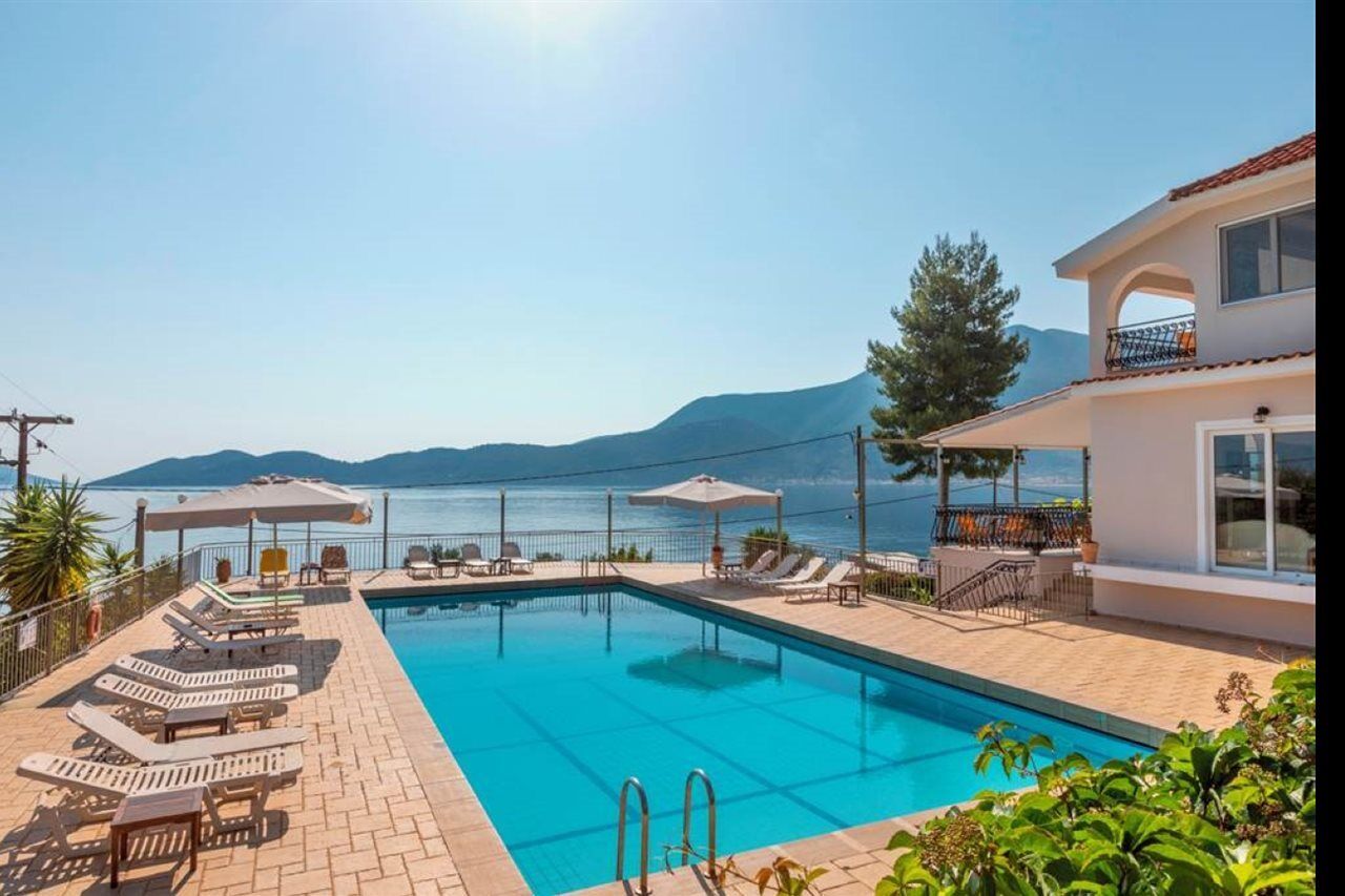 Green Bay Hotel Сами Экстерьер фото
