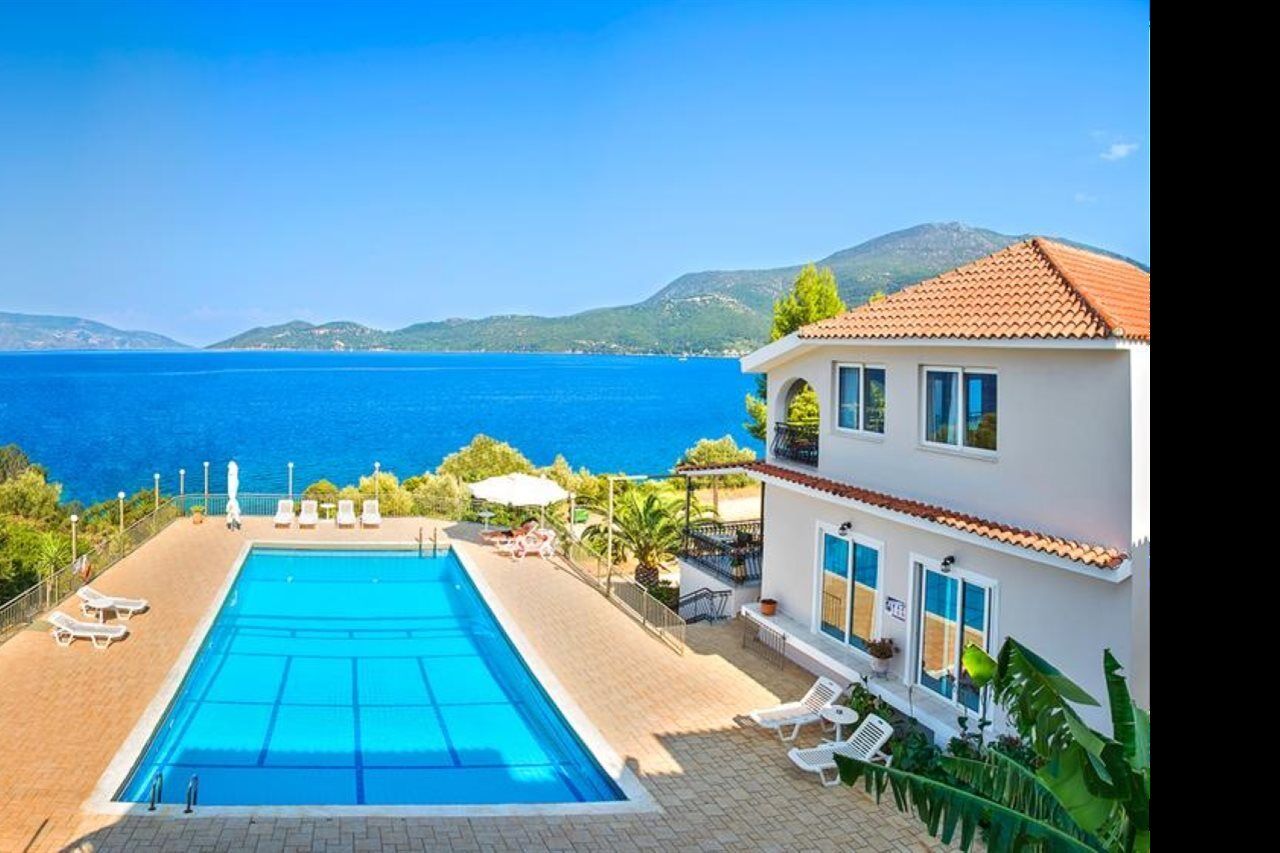 Green Bay Hotel Сами Экстерьер фото
